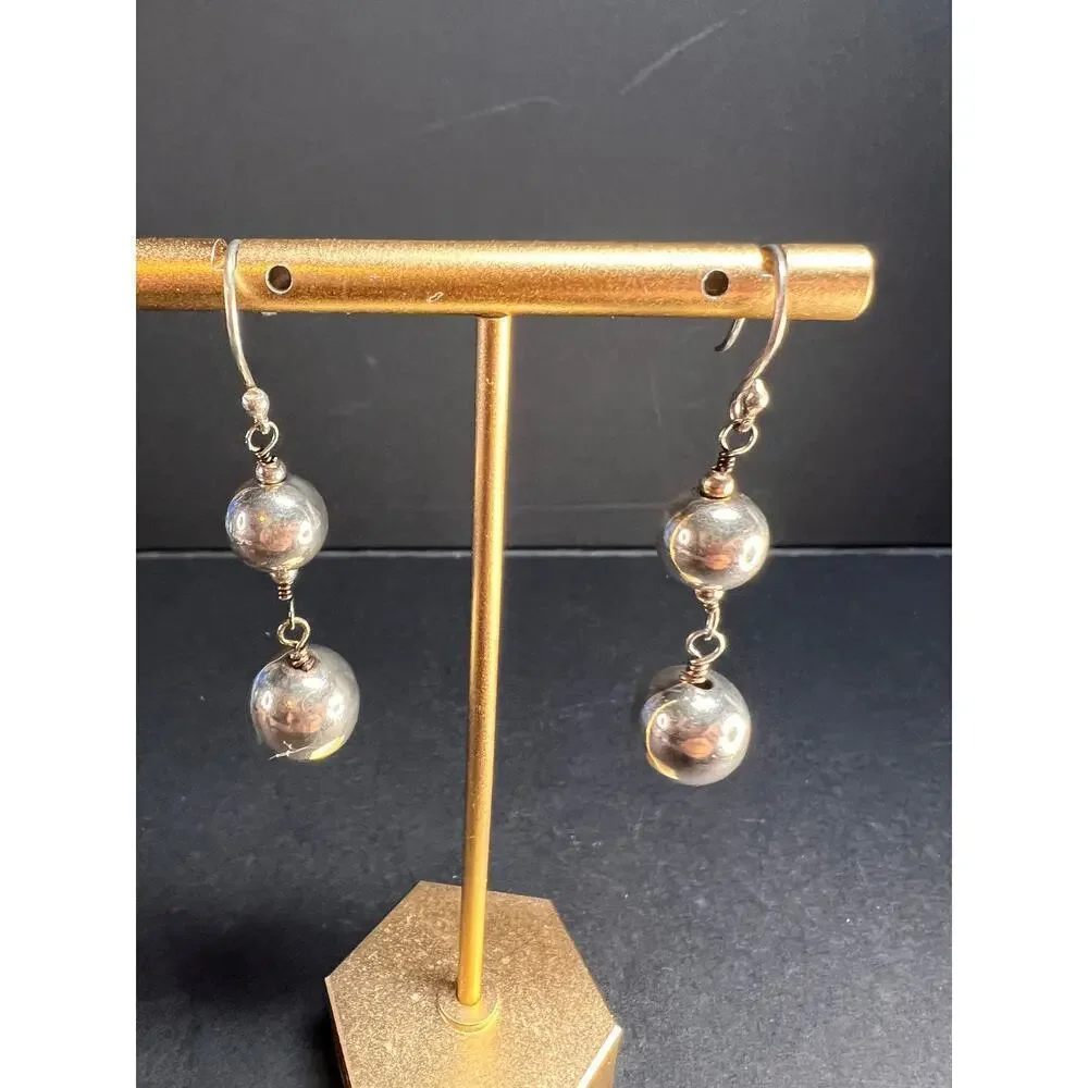 Vintage sterling silver graduated ball dangling earrings